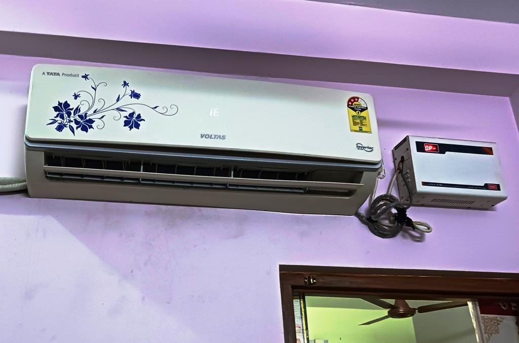 Voltas 1.5 Ton 3 Star, Inverter Split AC Vectra Pride wall mounted in a wall